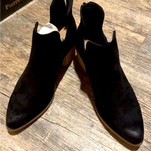 Pierre Dumas black booties new in box